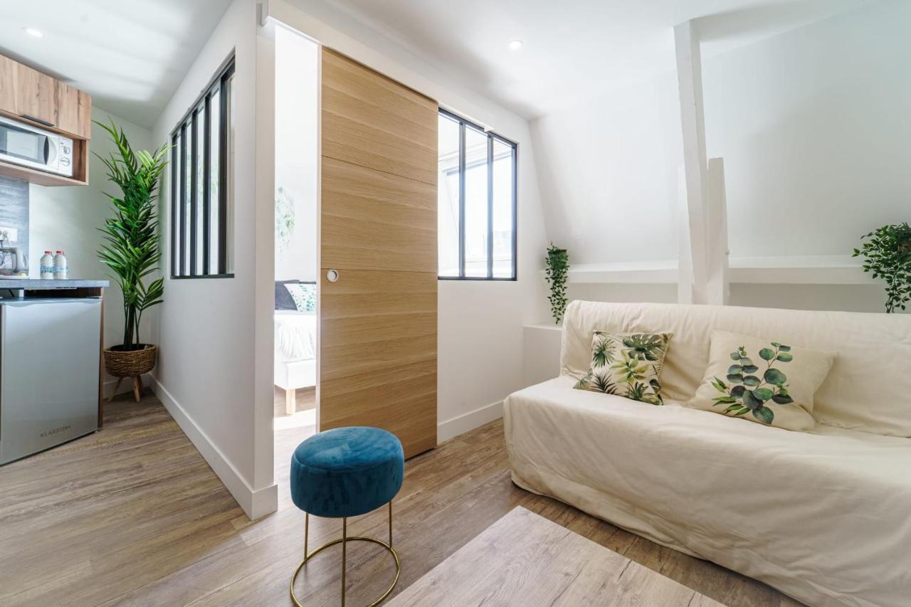 Апартаменты Parisian Flat With Eiffel Tower View Экстерьер фото